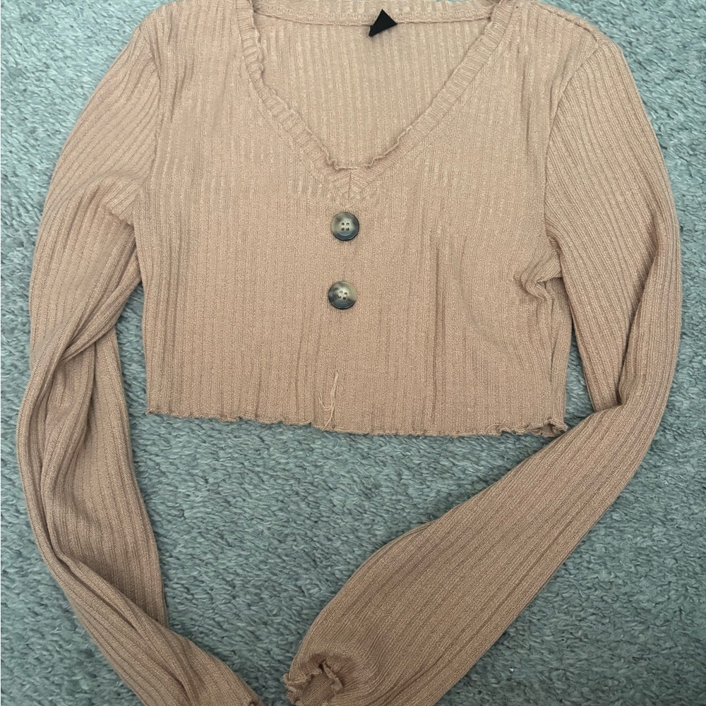 SHEIN Ribbed V-Neck Buttoned Blush Crop Top